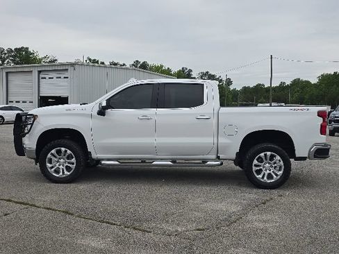 Used 2023 Chevrolet Silverado 1500 LTZ AWD/4WD image 2