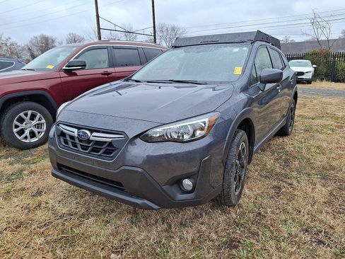 Used 2023 Subaru Crosstrek 2.0i Premium image 2