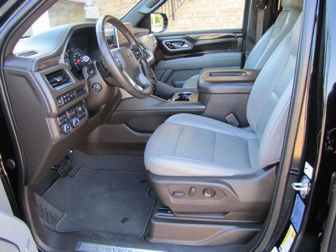 Used 2021 Chevrolet Suburban Z71 w/ Z71 Off-Road Package image 13
