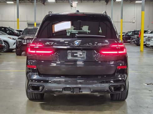 Used 2024 BMW X7 xDrive40i w/ M Sport Package AWD/4WD image 9