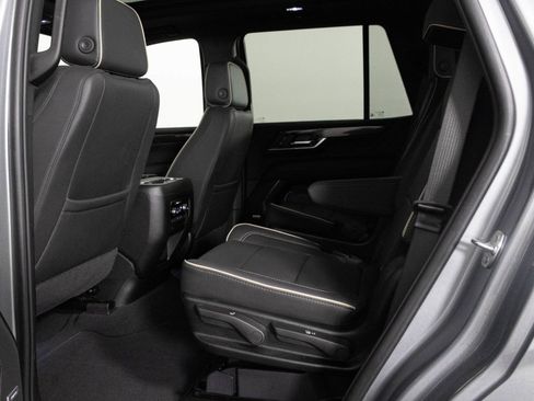 Used 2025 GMC Yukon Elevation image 33
