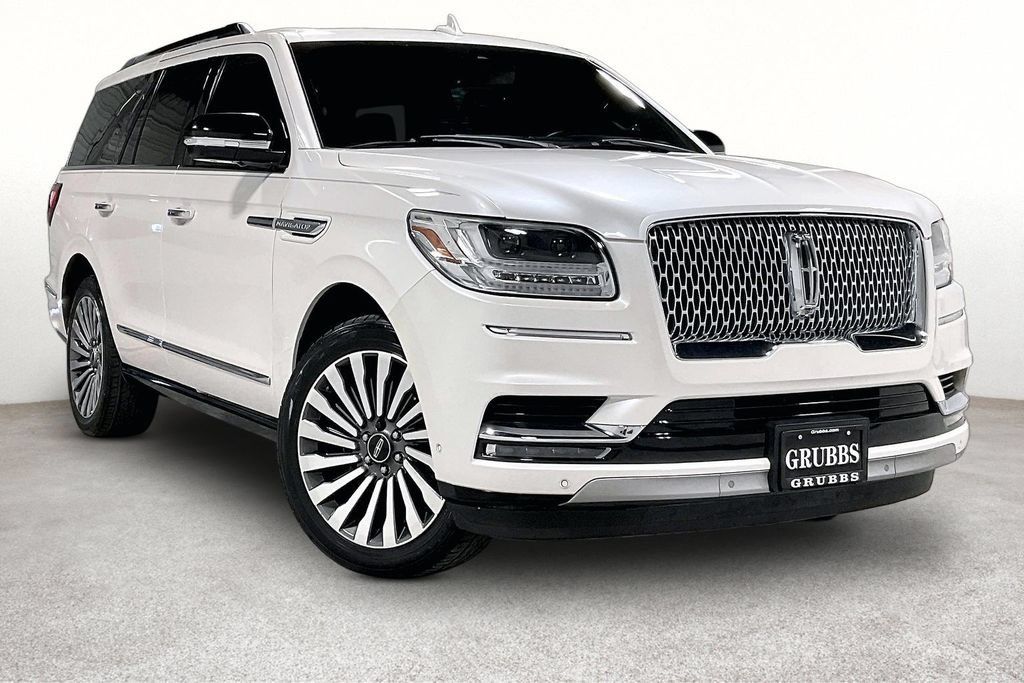Used 2018 Lincoln Navigator Reserve w/ Technology Package AWD/4WD image 1