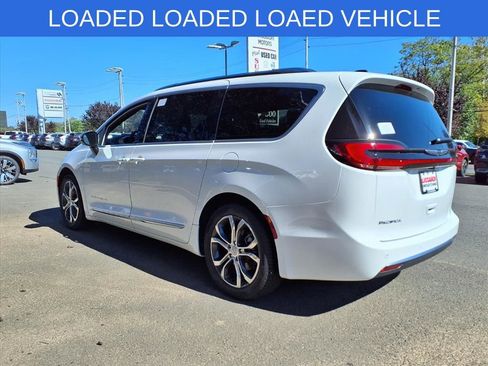 New 2026 Chrysler Pacifica Pinnacle FWD image 3
