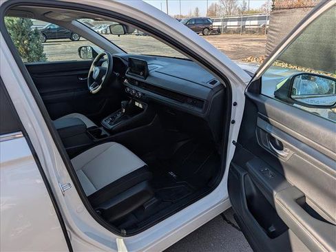 Used 2024 Honda CR-V LX image 11