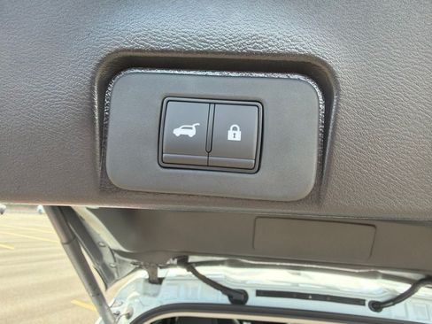 New 2026 Nissan Rogue SV AWD/4WD image 13