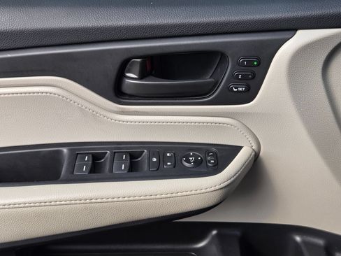 Certified 2025 Honda Odyssey EX-L image 11