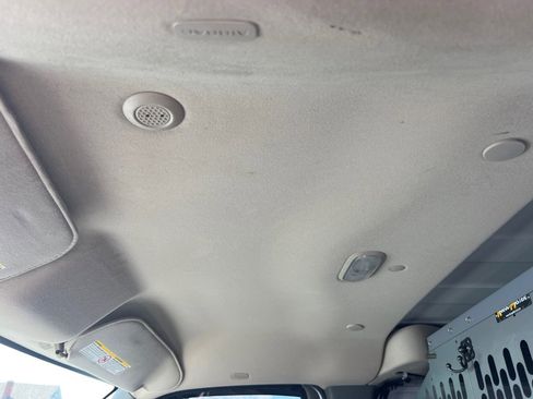 Used 2018 Chevrolet Express 3500 w/ Driver Convenience Package image 39