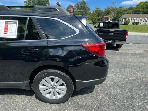 Used 2016 Subaru Outback 2.5i Premium AWD/4WD image 5