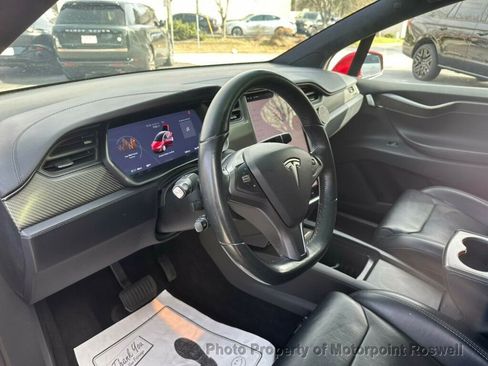 Used 2018 Tesla Model X 75D image 14