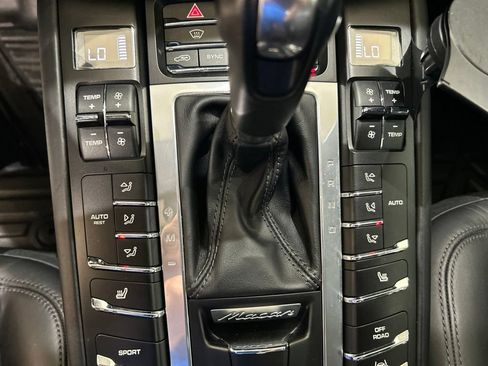 Used 2017 Porsche Macan GTS AWD/4WD image 55