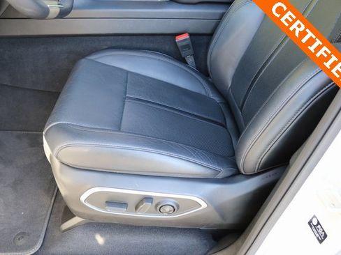 Used 2024 Jeep Wagoneer L Series II w/ Convenience Group I image 12