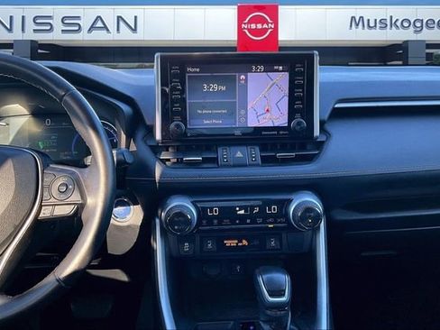 Used 2020 Toyota RAV4 Limited image 9