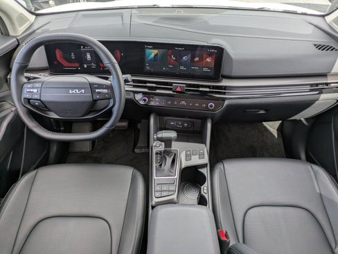 Certified 2026 Kia Sportage EX FWD image 12