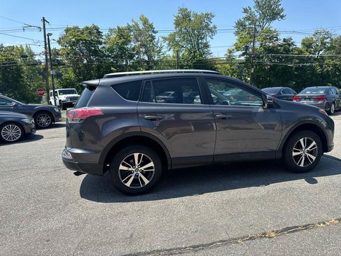 Used 2018 Toyota RAV4 XLE w/ Plus Extra Value Package AWD/4WD image 8