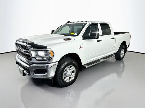 Used 2024 RAM 3500 Tradesman w/ Chrome Appearance Group AWD/4WD image 3