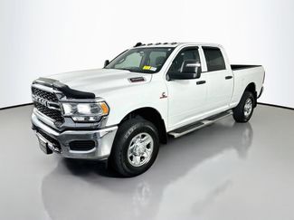 Used 2024 RAM 3500 Tradesman w/ Chrome Appearance Group AWD/4WD video 3
