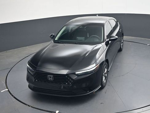 Certified 2023 Honda Accord EX image 18