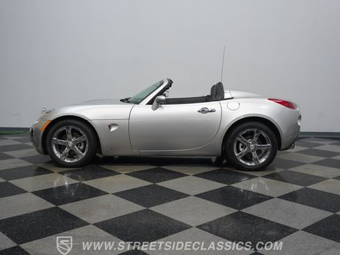 Used 2007 Pontiac Solstice GXP w/ Premium Package RWD image 8