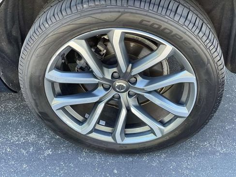 Used 2019 Volvo XC90 T5 Momentum w/ Protection Package Premier AWD/4WD image 9