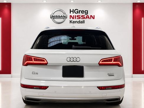 Used 2018 Audi Q5 2.0T Premium Plus w/ Premium Plus Package AWD/4WD image 6