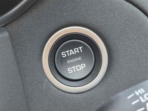 New 2025 Land Rover Range Rover Velar Dynamic SE image 21