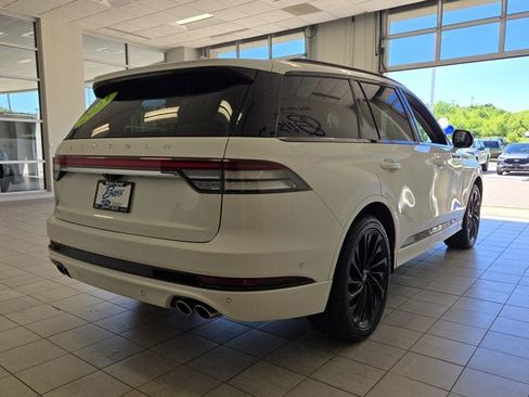 Used 2023 Lincoln Aviator Reserve w/ Equipment Group 201A AWD/4WD image 12