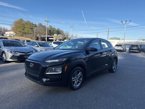 Used 2021 Hyundai Kona SE image 2