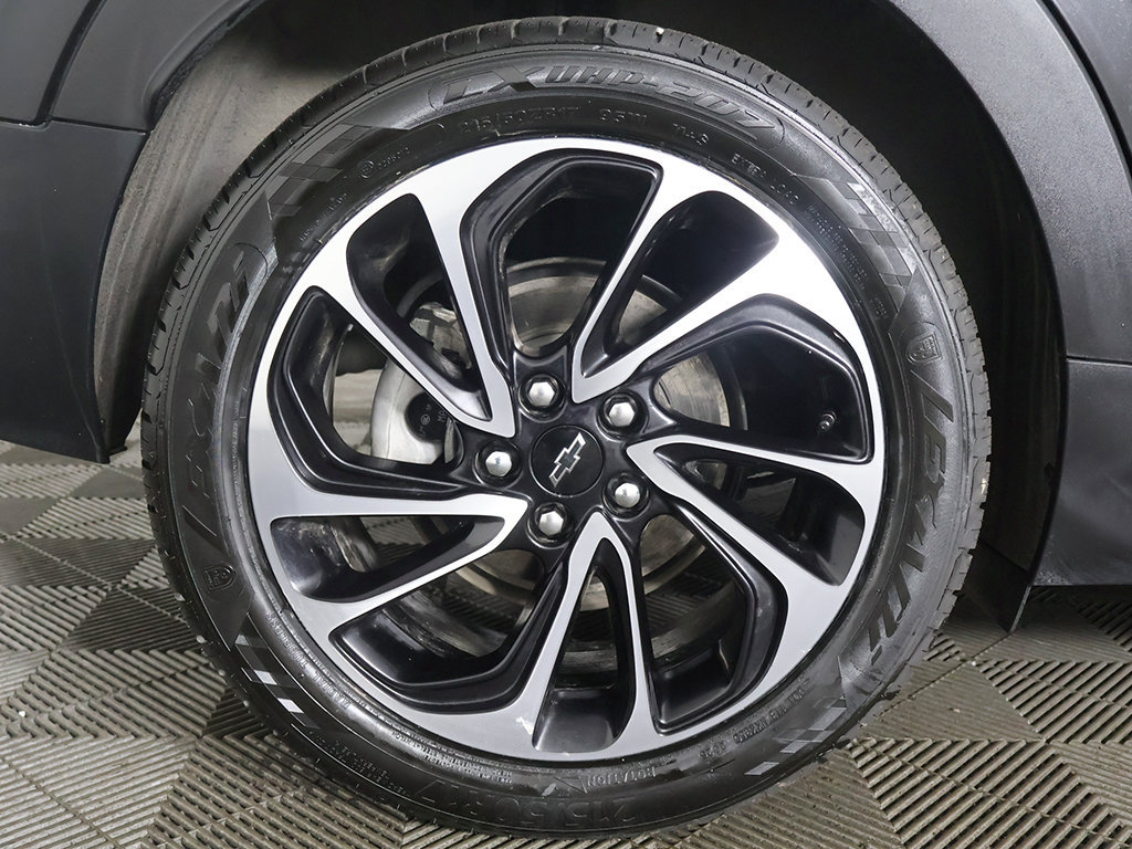 Used 2023 Chevrolet Bolt EUV Premier w/ Sun & Sound Package FWD image 26