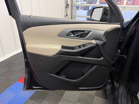 Used 2022 Chevrolet Traverse LS AWD/4WD image 10