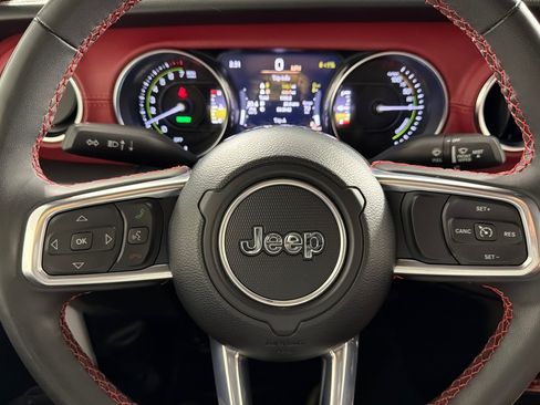 Used 2023 Jeep Wrangler Unlimited Rubicon 4xe AWD/4WD image 23