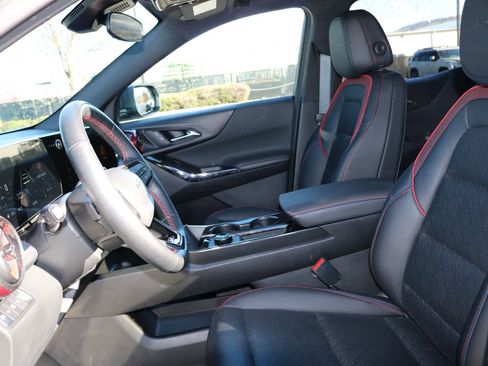 Used 2025 Chevrolet Equinox RS image 29