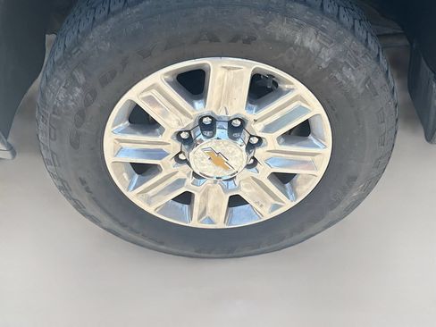 Used 2024 Chevrolet Silverado 2500 High Country w/ Technology Package AWD/4WD image 29