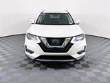 Used 2017 Nissan Rogue SV image 2