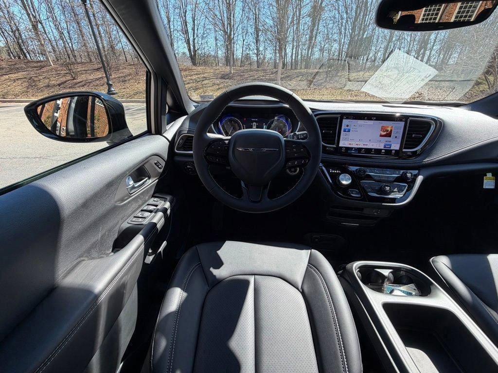 New 2026 Chrysler Pacifica Select w/ S Appearance Package FWD image 13