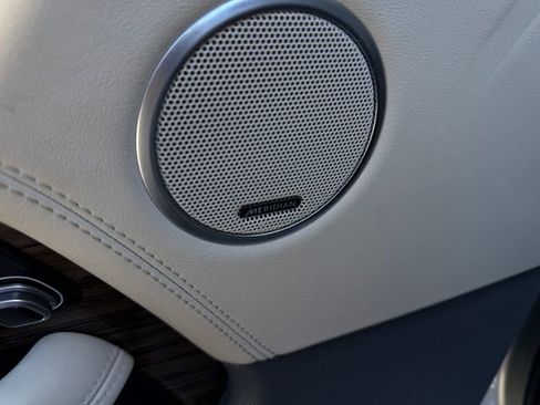 Used 2018 Land Rover Range Rover HSE image 12