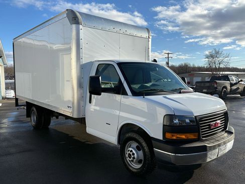 Used 2023 GMC Savana 3500 Extended w/ Power Convenience Package RWD image 7