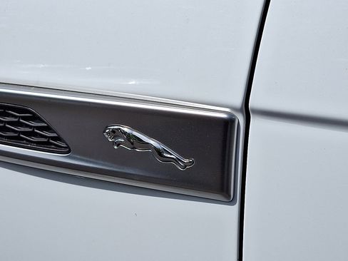 Certified 2025 Jaguar F-PACE R-Dynamic S image 30