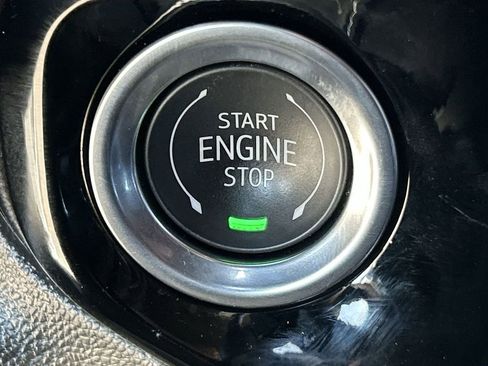 Used 2025 GMC Sierra 1500 SLT w/ SLT Premium Package image 17