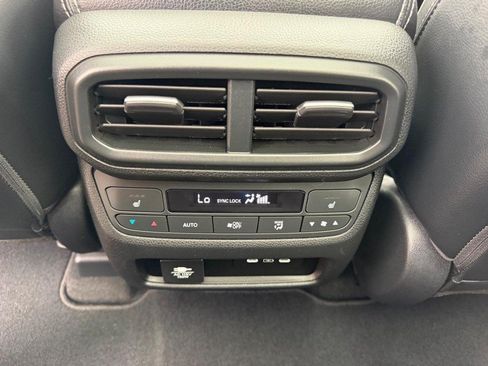 Certified 2024 Honda Pilot Elite image 12