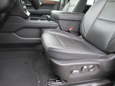 Used 2025 GMC Yukon Denali image 15