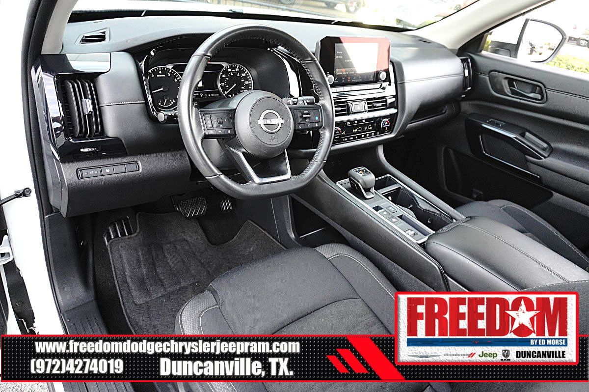 Used 2024 Nissan Pathfinder SV FWD image 10