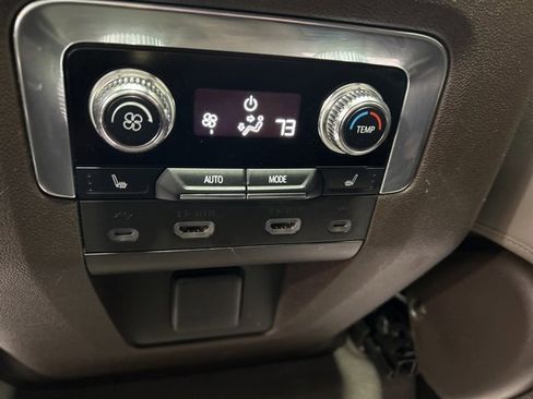 Used 2021 GMC Yukon XL SLT w/ Rear Media and Nav Package image 28