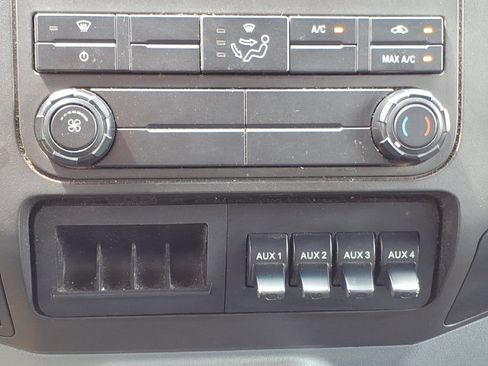 Used 2017 Ford F650 2WD Regular Cab Super Duty image 19