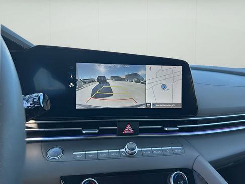 Used 2024 Hyundai Elantra SEL image 19