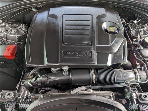 Certified 2025 Jaguar F-PACE R-Dynamic S AWD/4WD image 25