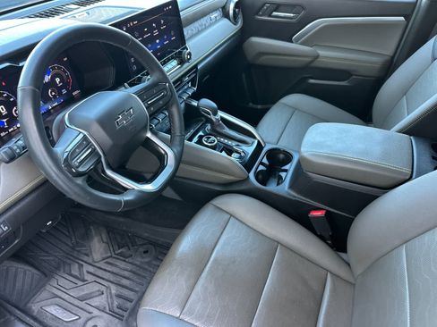 Used 2025 Chevrolet Colorado ZR2 w/ Technology Package AWD/4WD image 11