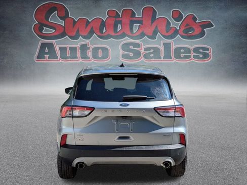 Used 2022 Ford Escape SE image 5