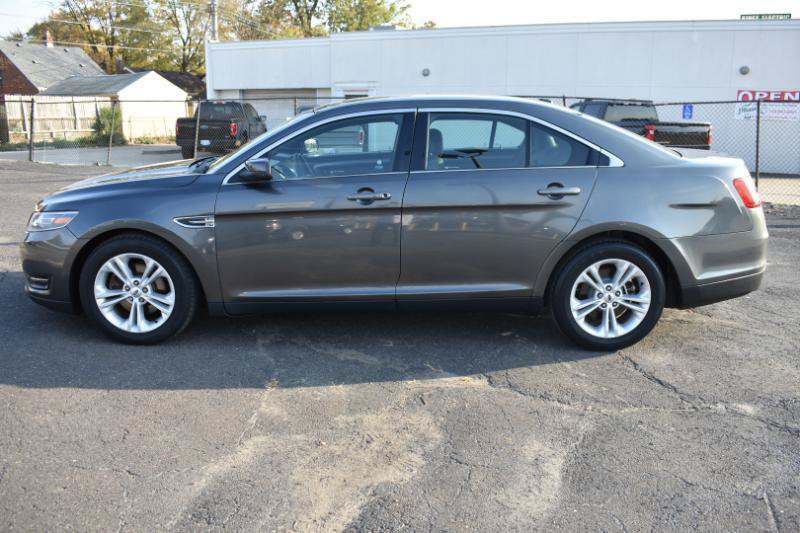 Used 2016 Ford Taurus SEL w/ Equipment Group 201A FWD image 27