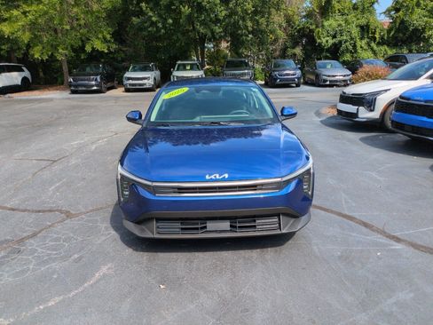 Used 2025 Kia K4 FWD image 2
