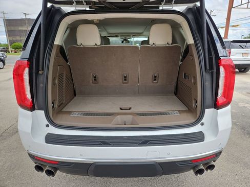Used 2022 GMC Yukon Denali image 16